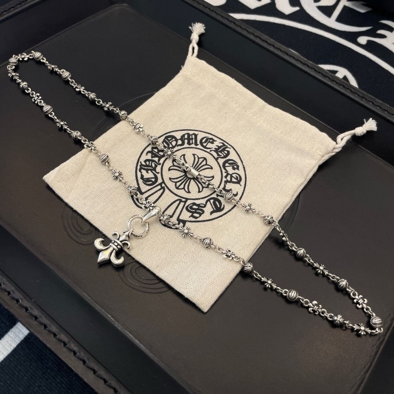 Ch*0me He**ts necklaces